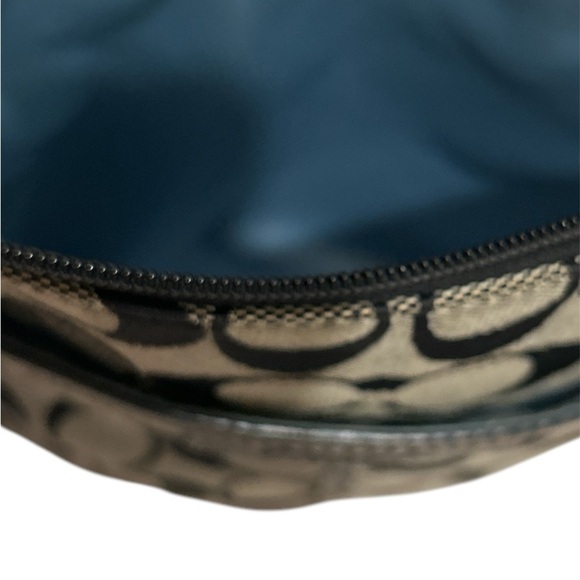 COACH classic crossbody swingpack with silver hardware - Picture 5 of 6